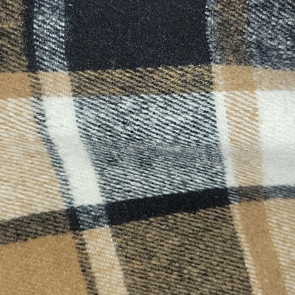 Women's shacket. Size XL. Plaid colors- tan, black, and white. - Picture 2 of 5